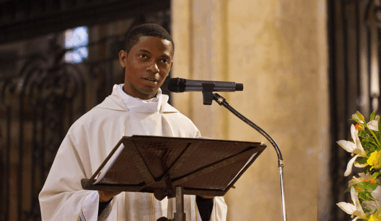 Bienvenue Père Cédrick